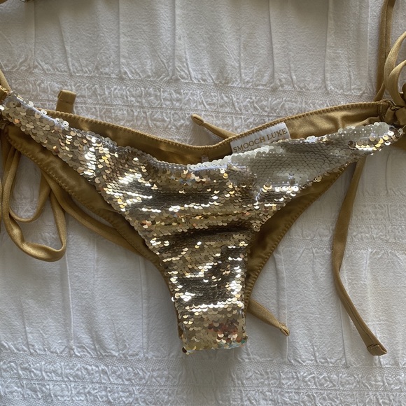 Gold sequenced bikini - Picture 3 of 5